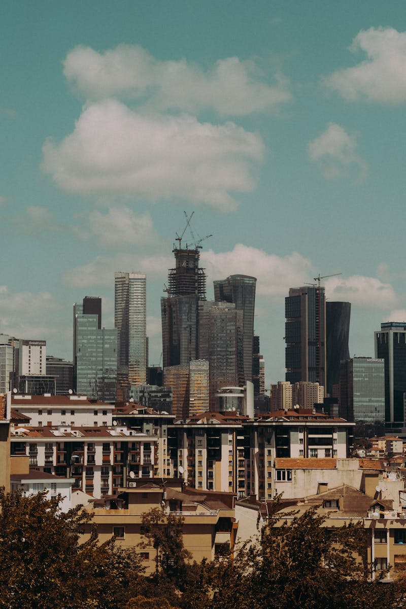 Featured image of post 2月樓市回升3.8%：香港樓宇買賣數據透露了什麼信號